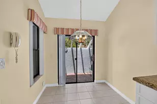 10884 Lake Front Pl, Boca Raton, FL 33498 - Photo 14
