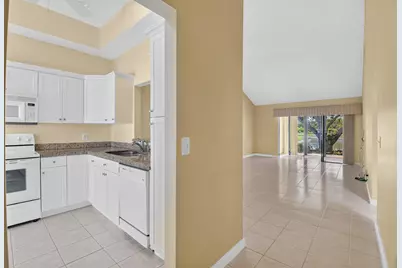 10884 Lake Front Place, Boca Raton, FL 33498 - Photo 14