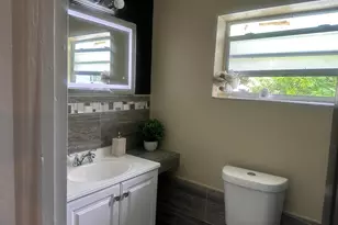 1320 NW 19th St, Fort Lauderdale, FL 33311 - Photo 16