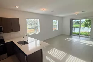 147 Lakeside Lndg Ct, Royal Palm Beach, FL 33411 - Photo 4