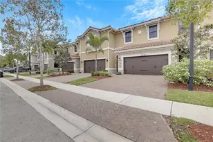 9628 Waterview Way, Parkland, FL 33076 - Photo 2