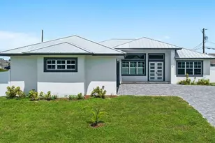 121 SW Sea Lion Rd, Port Saint Lucie, FL 34953 - Photo 2