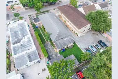 2033 SW 5th Street, Miami, FL 33135 - Photo 16