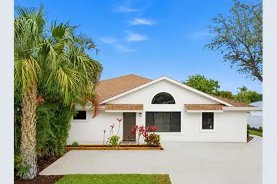825 Dogwood Drive #B, Delray Beach, FL 33483 - Photo 2