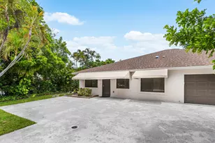 825 Dogwood Dr, Delray Beach, FL 33483 - Photo 18