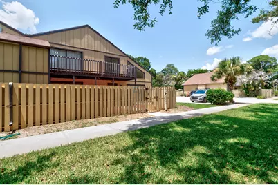 1567 39th Avenue #Q4, Vero Beach, FL 32960 - Photo 36
