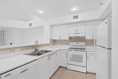 135 Yacht Club Way #305, Hypoluxo, FL 33462 - Photo 14