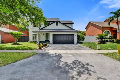 9740 SW 14th Street, Pembroke Pines, FL 33025 - Photo 2