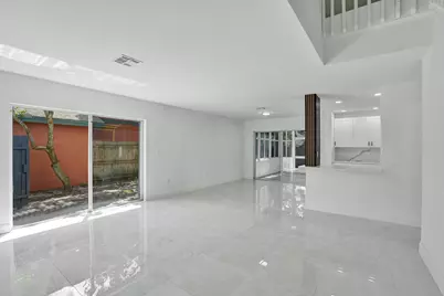 9740 SW 14th Street, Pembroke Pines, FL 33025 - Photo 4