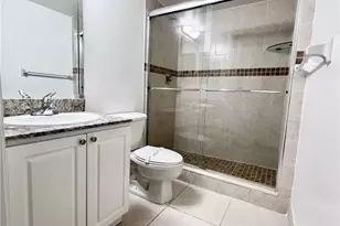 18335 NW 68th Ave, Hialeah, FL 33015 - Photo 8