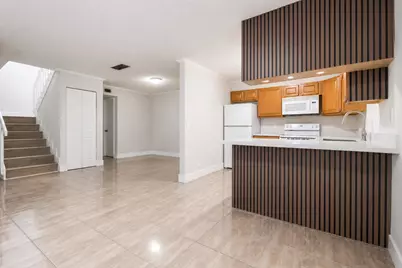 317 Woodland Road, Palm Springs, FL 33461 - Photo 8
