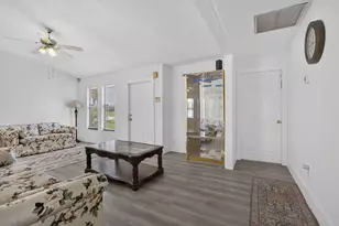 254 La Mancha Ave, Royal Palm Beach, FL 33411 - Photo 10