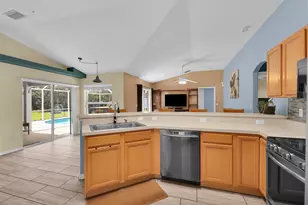 398 SE Bayview Terrace, Port Saint Lucie, FL 34983 - Photo 12