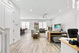 20916 NW 1st Dr, Pembroke Pines, FL 33029 - Photo 4