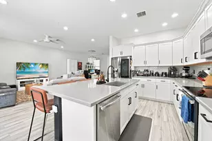 20916 NW 1st Dr, Pembroke Pines, FL 33029 - Photo 12