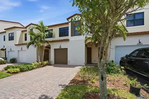 20916 NW 1st Dr, Pembroke Pines, FL 33029 - Photo 2