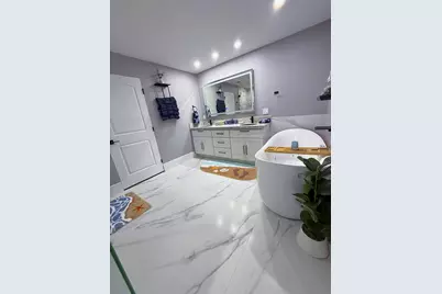 631 NW 39th Street, Oakland Park, FL 33309 - Photo 8