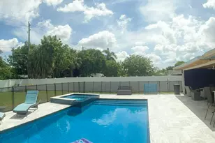 631 NW 39th St, Oakland Park, FL 33309 - Photo 2