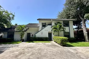 11464 NW 39th St, Coral Springs, FL 33065 - Photo 2