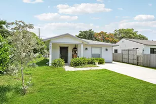 945 32nd St, West Palm Beach, FL 33407 - Photo 1