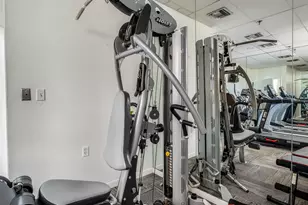 900 NE 195th St, Miami, FL 33179 - Photo 30