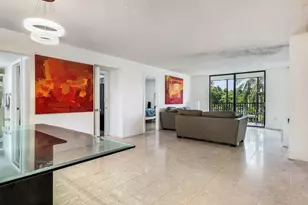 900 NE 195th St, Miami, FL 33179 - Photo 1