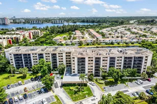 900 NE 195th St, Miami, FL 33179 - Photo 36