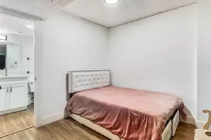 900 NE 195th St, Miami, FL 33179 - Photo 22