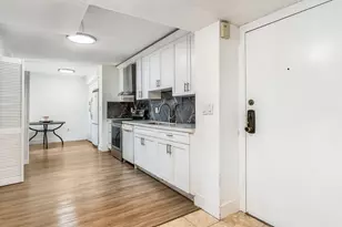 900 NE 195th St, Miami, FL 33179 - Photo 10