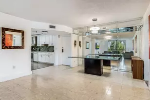 900 NE 195th St, Miami, FL 33179 - Photo 8