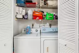 900 NE 195th St, Miami, FL 33179 - Photo 14