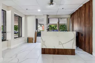 900 NE 195th St, Miami, FL 33179 - Photo 32