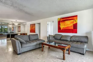 900 NE 195th St, Miami, FL 33179 - Photo 4