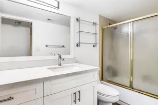 900 NE 195th St, Miami, FL 33179 - Photo 24