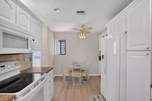 65 Pelican Pointe Dr, Delray Beach, FL 33483 - Photo 18