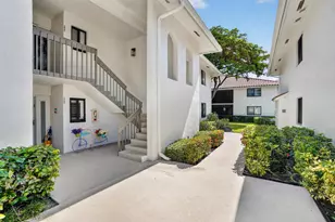65 Pelican Pointe Dr, Delray Beach, FL 33483 - Photo 10