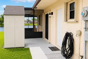 5318 Garden Hills Cir, West Palm Beach, FL 33415 - Photo 2