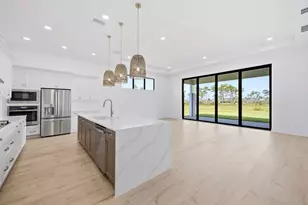 13689 SE Blackwood Dr, Port Saint Lucie, FL 34984 - Photo 2