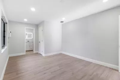 699 NE 40th Street, Oakland Park, FL 33334 - Photo 14
