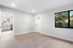 699 NE 40th St, Oakland Park, FL 33334 - Photo 6