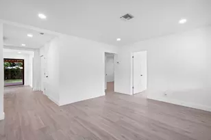 699 NE 40th St, Oakland Park, FL 33334 - Photo 16