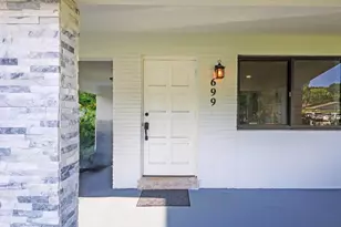 699 NE 40th St, Oakland Park, FL 33334 - Photo 40