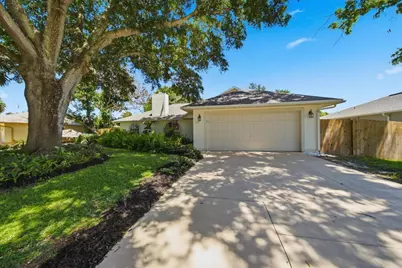 725 Wentworth Street, Sebastian, FL 32958 - Photo 2