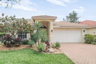 5671 S Fountains Dr S, Lake Worth, FL 33467 - Photo 2