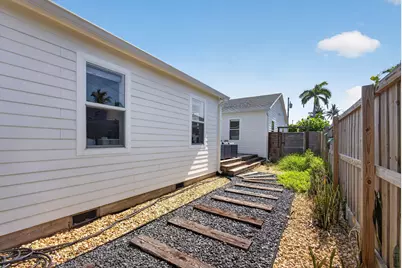 1305 N Palmway, Lake Worth Beach, FL 33460 - Photo 30