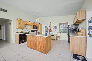 642 W Ocean, Boynton Beach, FL 33426 - Photo 4