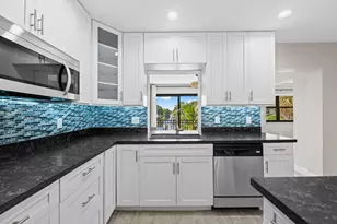 2700 NE 56th Ct, Fort Lauderdale, FL 33308 - Photo 2