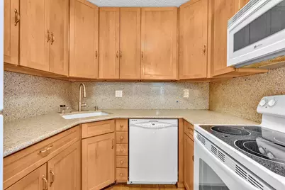 10701 W Clairmont Circle #109, Tamarac, FL 33321 - Photo 6
