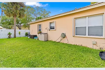 121 Prestige Drive, Royal Palm Beach, FL 33411 - Photo 4