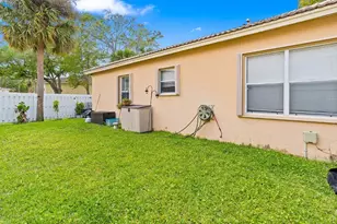 121 Prestige Dr, Royal Palm Beach, FL 33411 - Photo 4